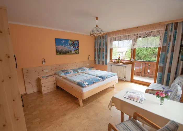 Lindenhof**, Pension
